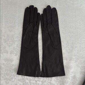 Lederer De Paris vintage black leather gloves size 6.5 new never been used